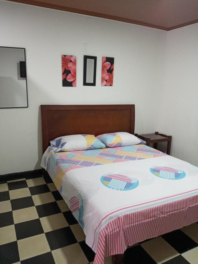 Hospedaje Santa Barbara Buga Zewnętrze zdjęcie