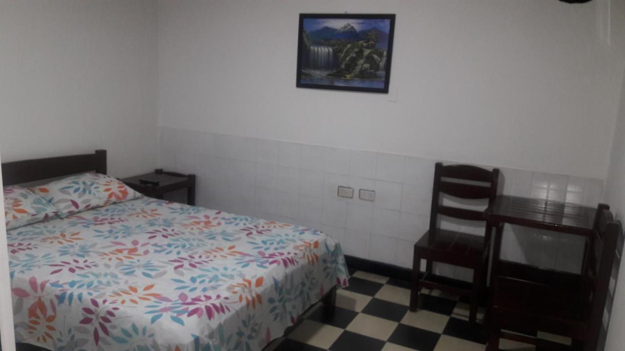 Hospedaje Santa Barbara Buga Zewnętrze zdjęcie