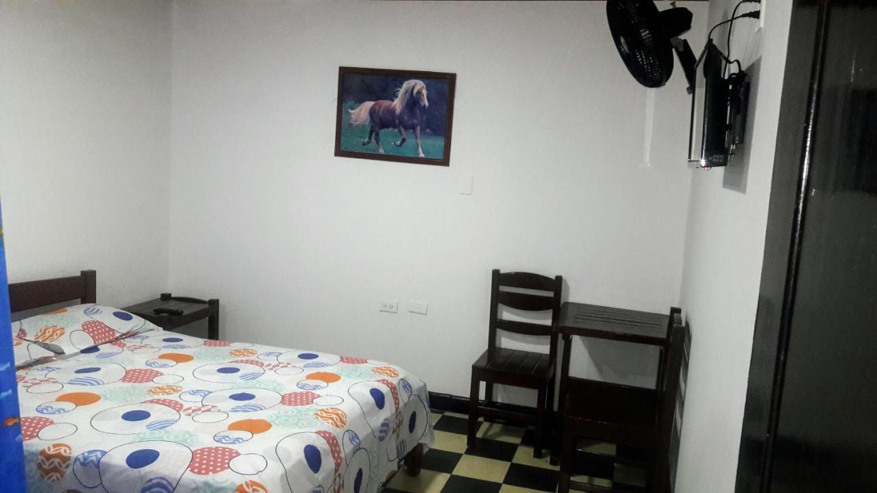 Hospedaje Santa Barbara Buga Zewnętrze zdjęcie