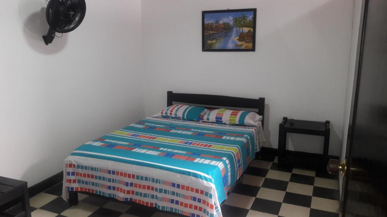 Hospedaje Santa Barbara Buga Zewnętrze zdjęcie